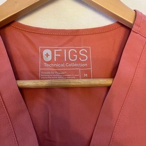 Figs Medium Scrub Top, Pink/Salmon